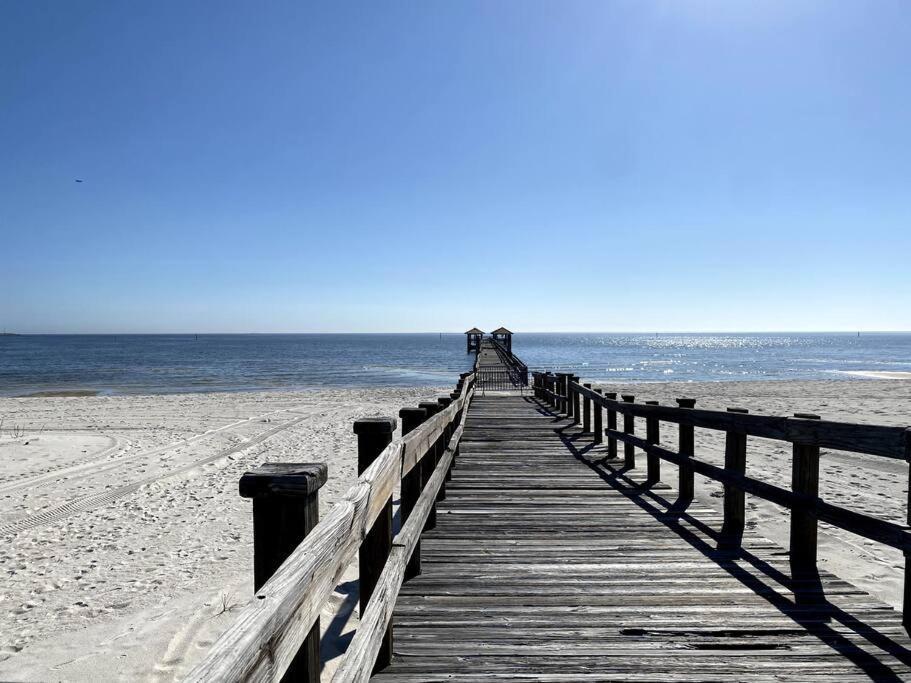 White Sand Getaway Steps From Beach Gulfport Exteriör bild