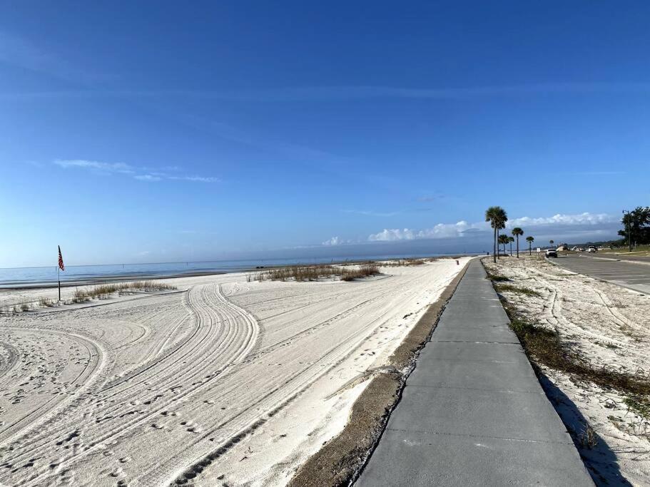 White Sand Getaway Steps From Beach Gulfport Exteriör bild